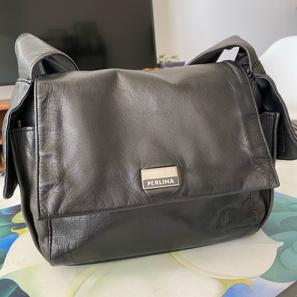 Perlina Black Leather Shoulder Bag